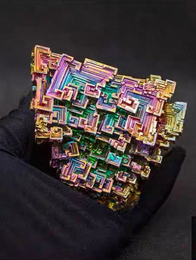 神秘的な美しさを持つビスマス結晶 432gケース付き