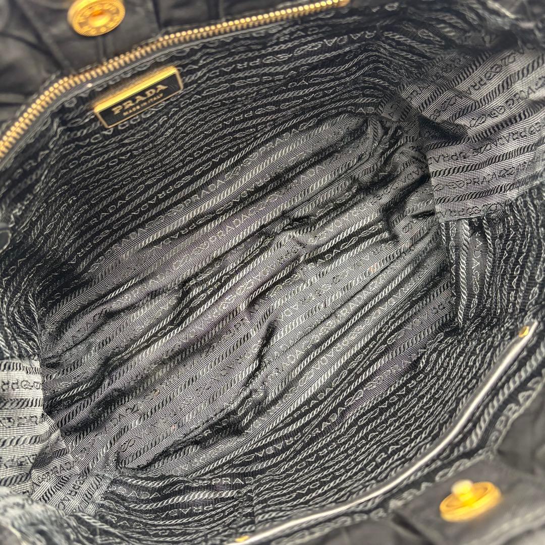 【使用感少】プラダ ハンドバッグ 2way メタルロゴ キルティング ナイロン