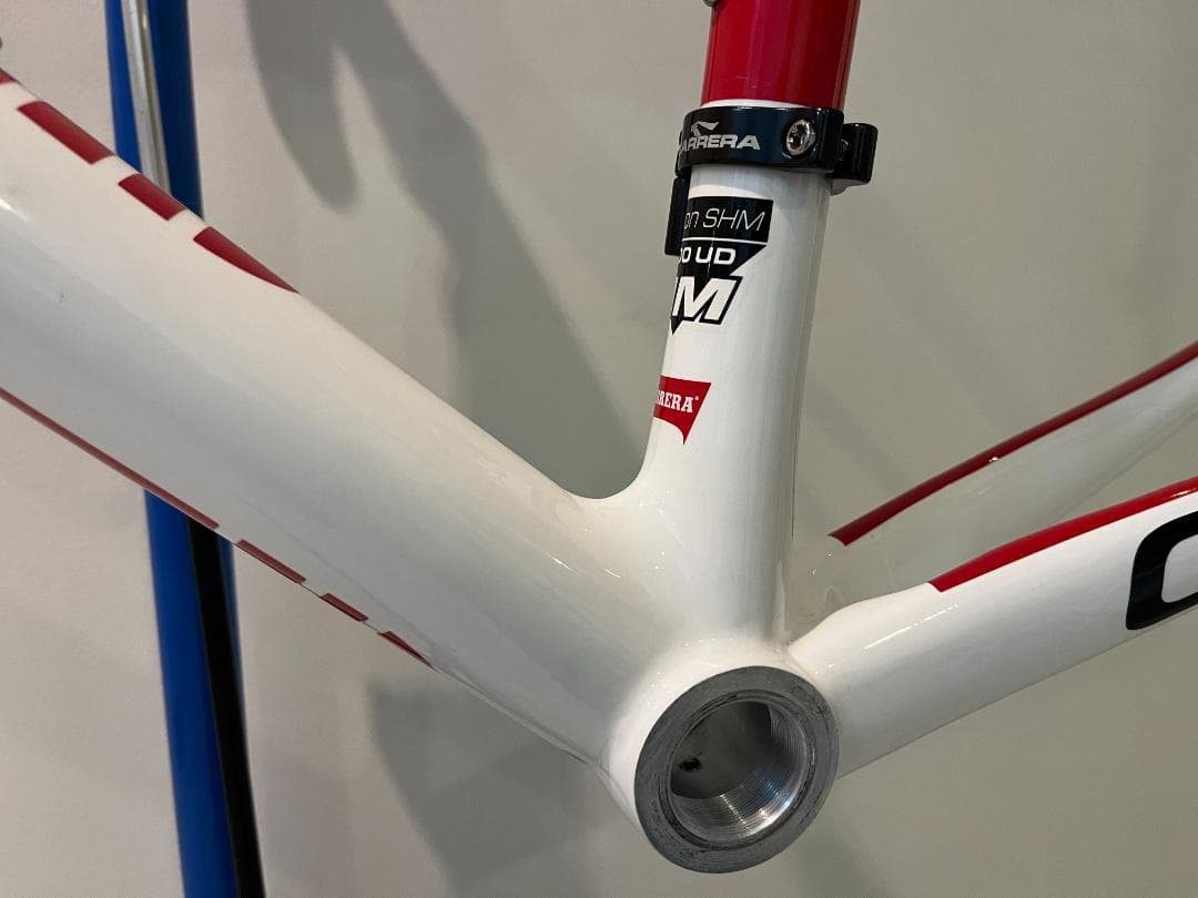 【美品】　CARRERA VELENO カレラ カーボンフレーム