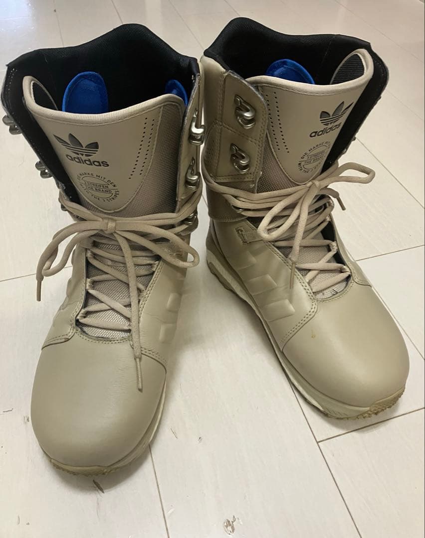 adidas スノーボードブーツ ベージュ