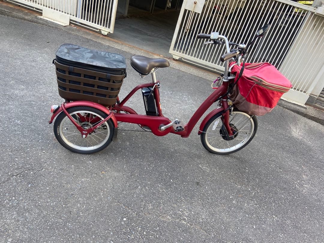 電動アシスト三輪車 ワインレッド ブリヂストン　RAKUTTO 3段階調整付き