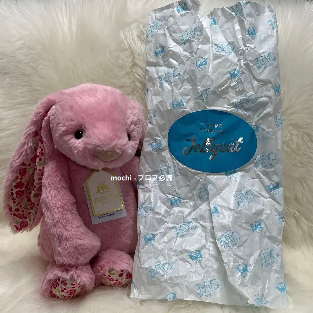  北京限定Blushkin Blossom Luxe Bunny