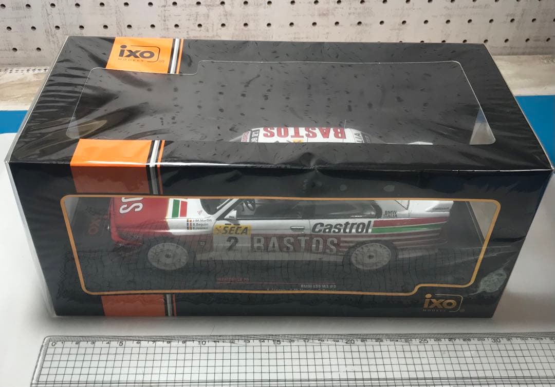 ミニカー  E30 M3 1/18