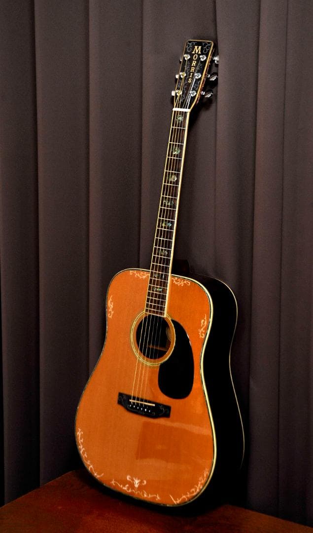 ★MORRIS Wシリーズの華やかな場面で演出を高める【彫刻装飾ギター】
