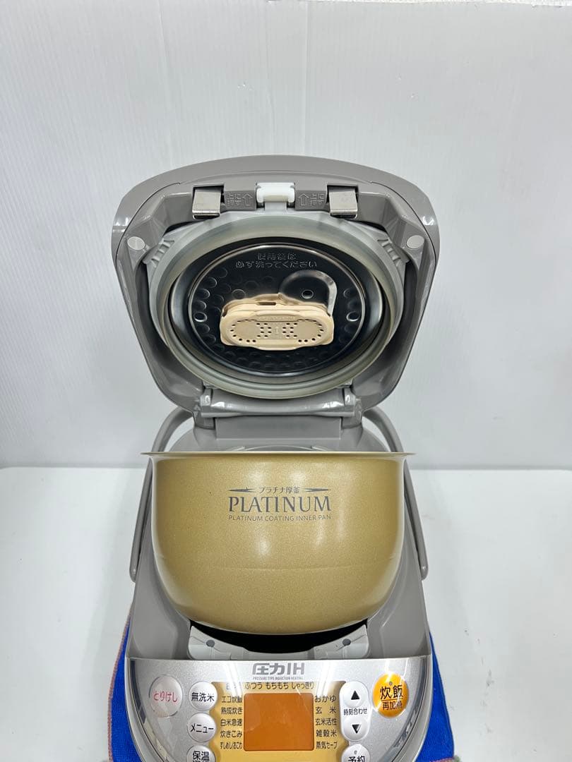 象印 ZOJIRUSHI 圧力IH炊飯ジャー NP-NR10（プラチナ厚釜）
