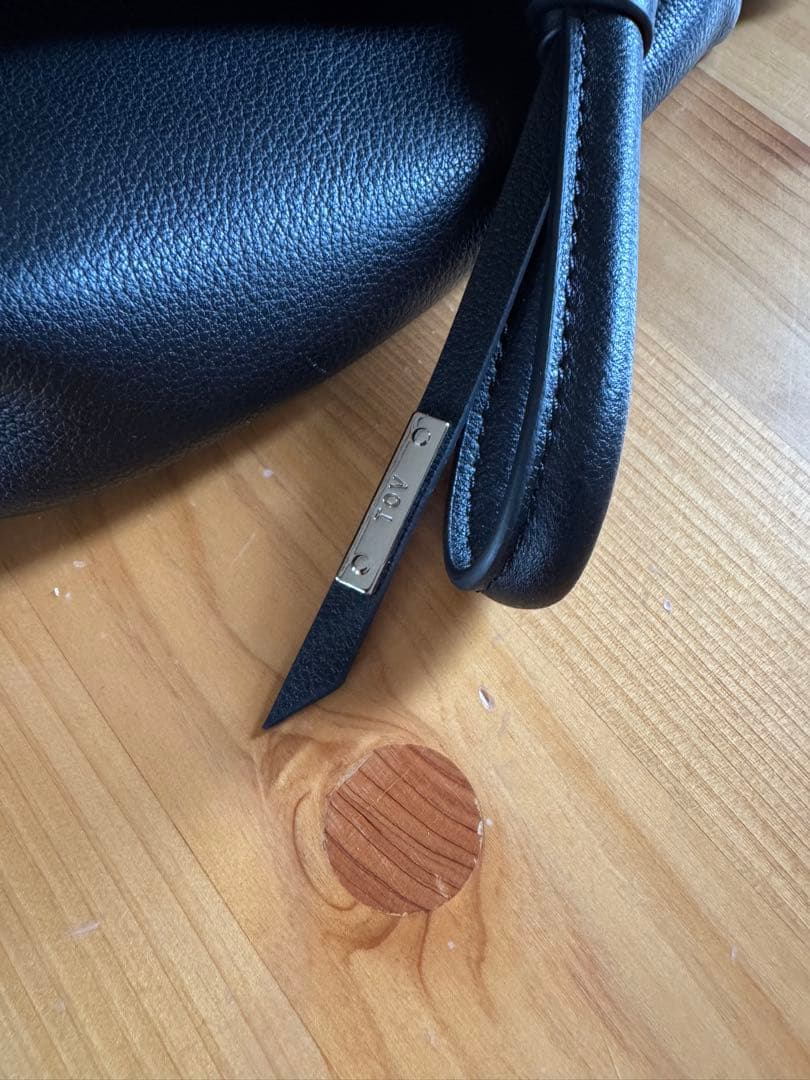 美品　TOV トーヴ　ショルダーバッグ ボディバッグ