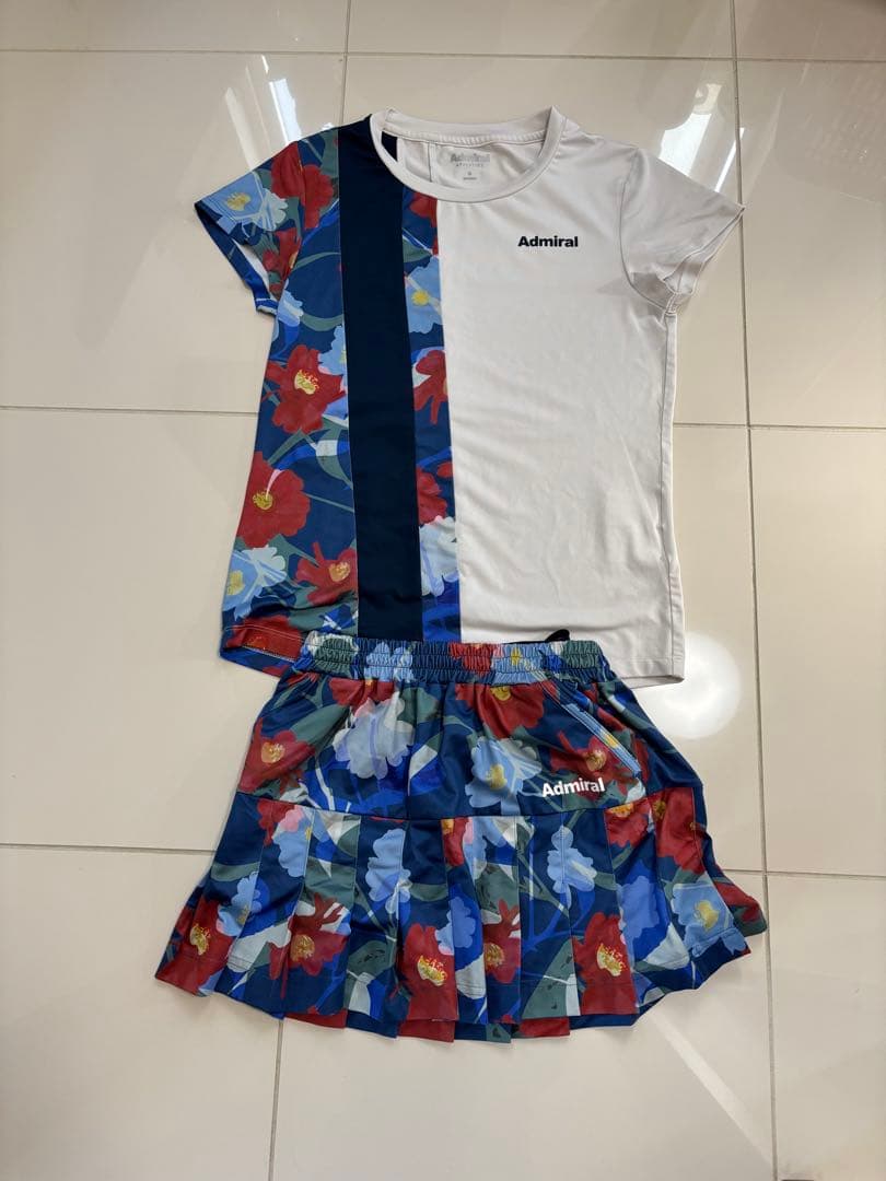 Admiral フラワーパターン Tシャツとスカートセット　sサイズ