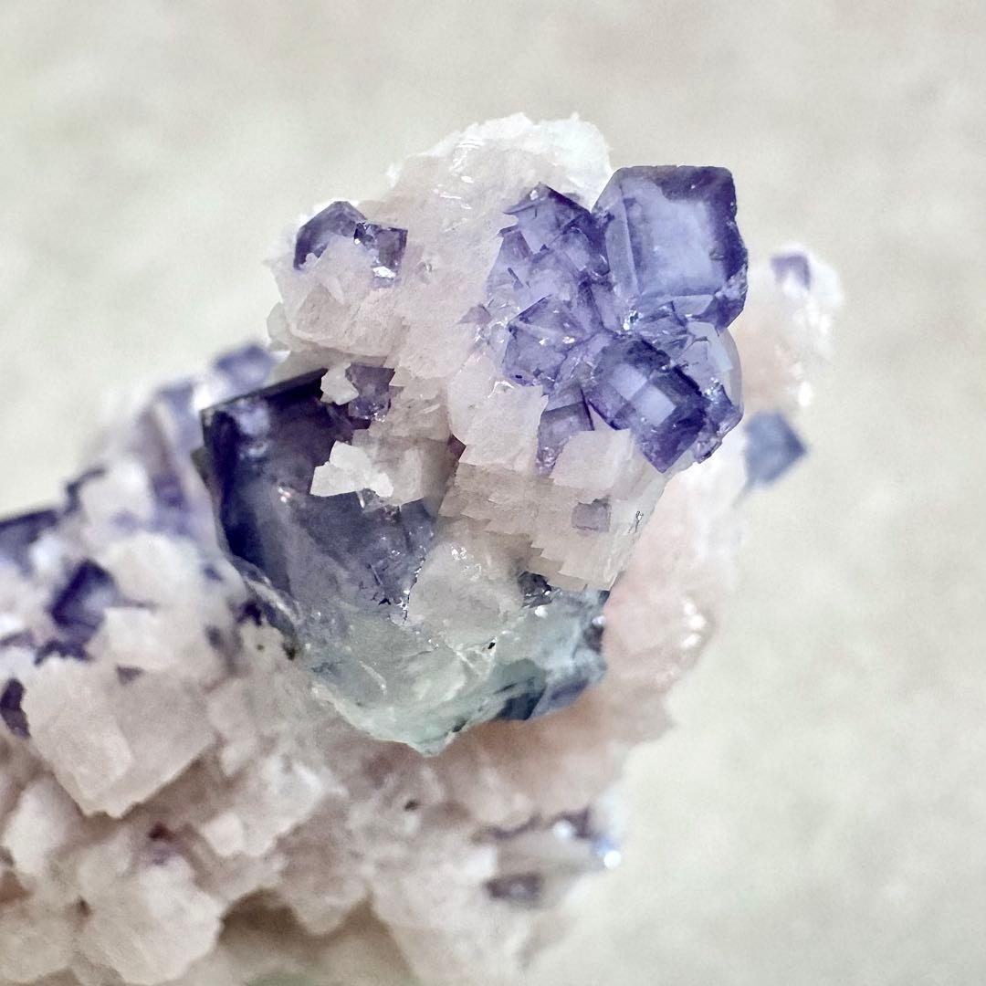 【D290】ポーセリンフローライト Aタイプ ヤオガンシャン 原石 鉱物 標本