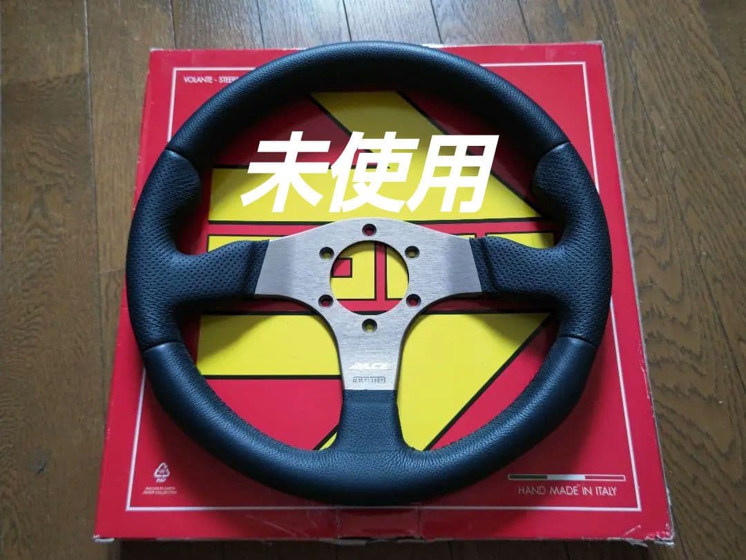 【未使用】モモ【MOMO JAPAN正規品】ステアリング【RACE】 320mm
