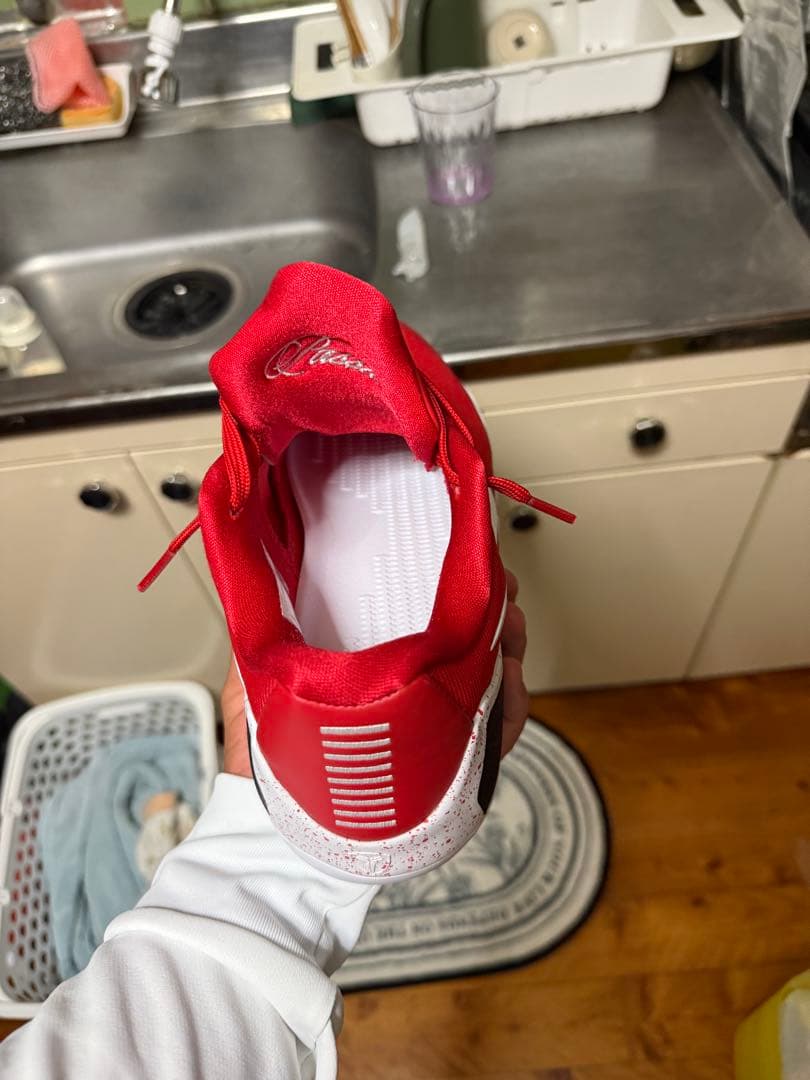 NIKE KOBE レッド スニーカー