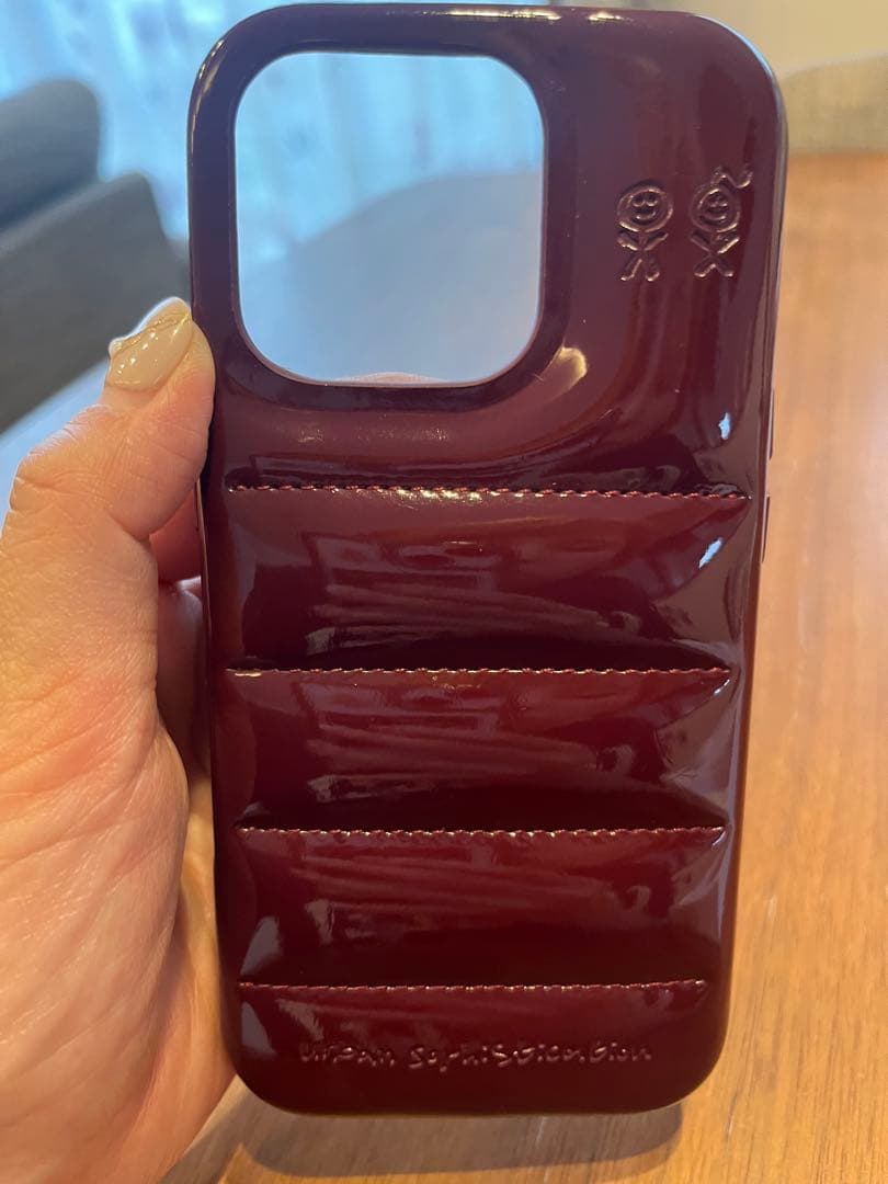 【urban sophistication】iPhone16Proダークチェリー