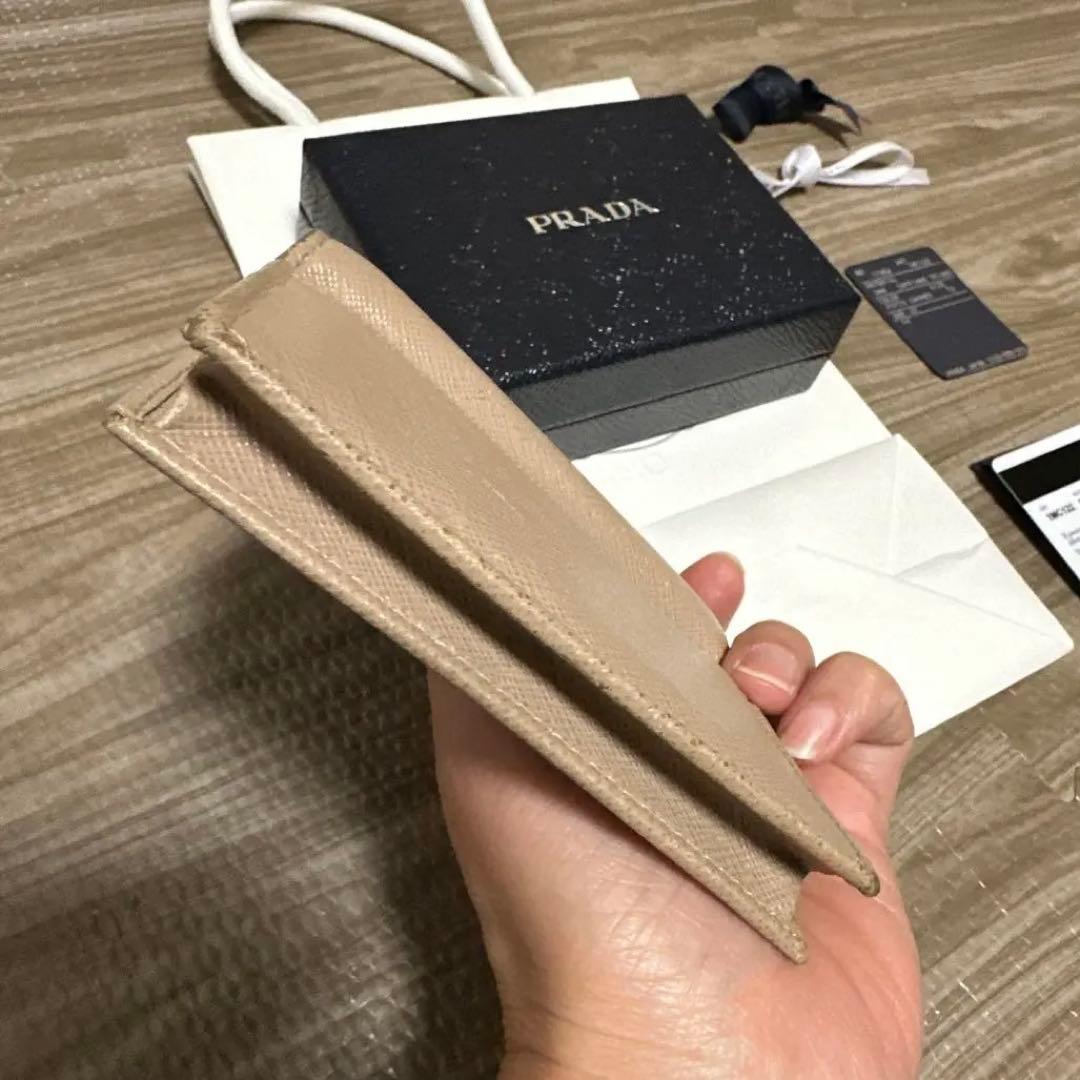 プラダ　名刺入れ　カードケース