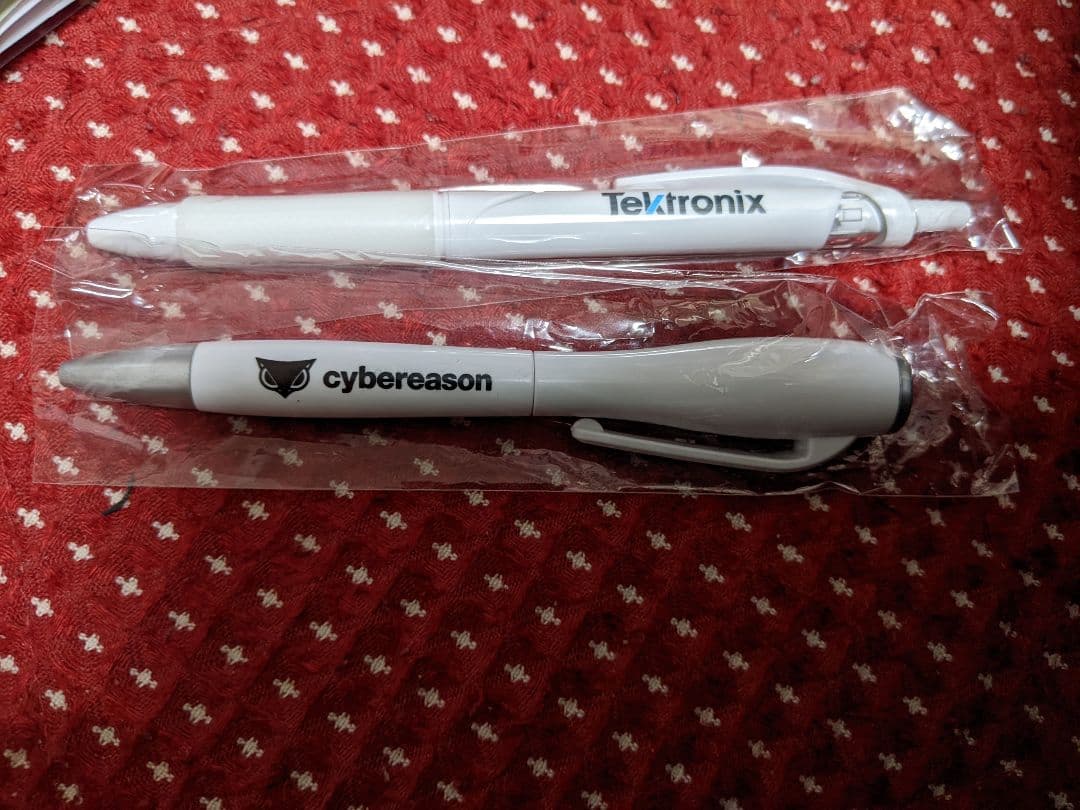 画像確認用　Tektronix & cybereason ホワイトボールペン
