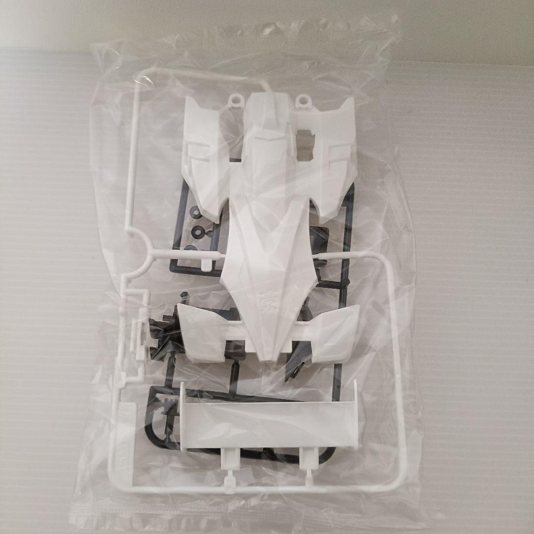 【新品未組立品】フルカウルミニ四駆　サイクロンマグナム