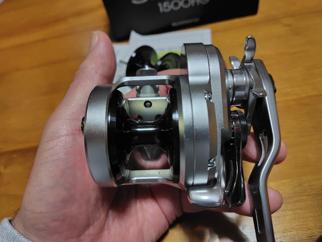 超美品 シマノ 17オシアジガー1500HG フォールレバー仕様
