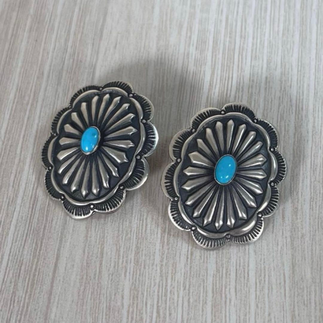 【良品】ナバホ族　両耳ピアス　ターコイズ　サンバースト　コンチョ