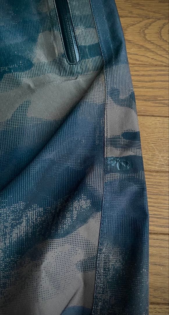 VOLCOM GORE-TEX 迷彩柄スノーボードパンツ