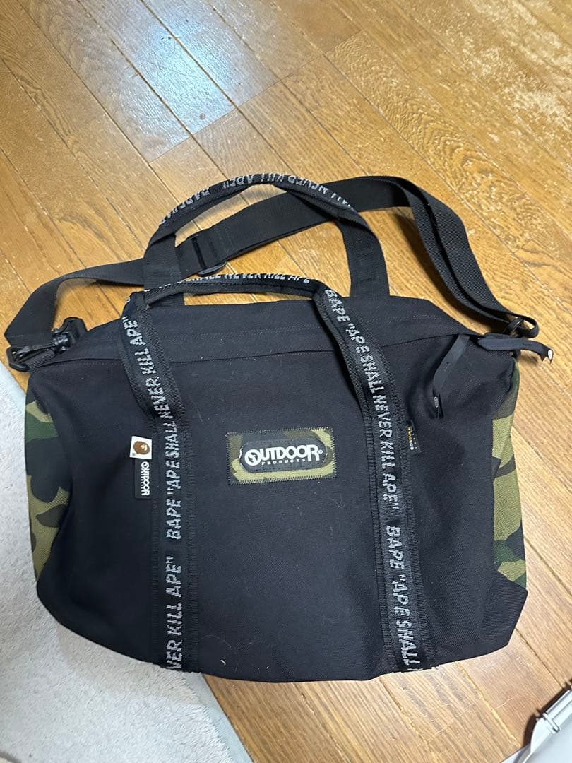 エイプ　OUTDOOR コラボボストンバッグ ブラック・迷彩
