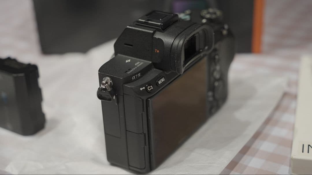 SONY α7 III ミラーレス一眼 本体　クイックリリースプレート付き