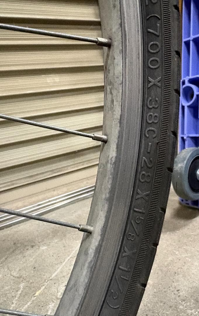 廃盤 無印良品 クロスバイク 700×38C アルミ シマノ6段 シルバー