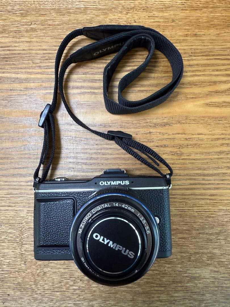 OLYMPUS E-P2 ミラーレス一眼 14-42mmレンズ付き