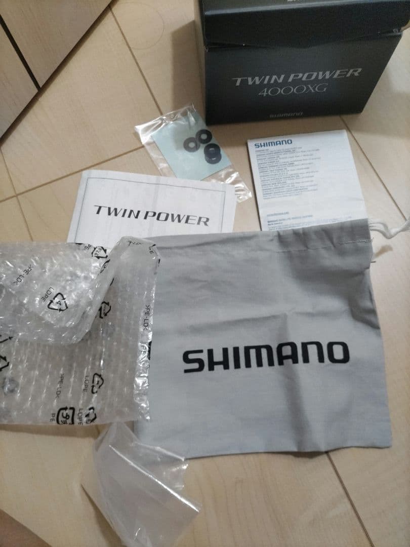 ＧＷまで出品。 美品！ 20ツインパワー4000XG C5000XGスプール付き