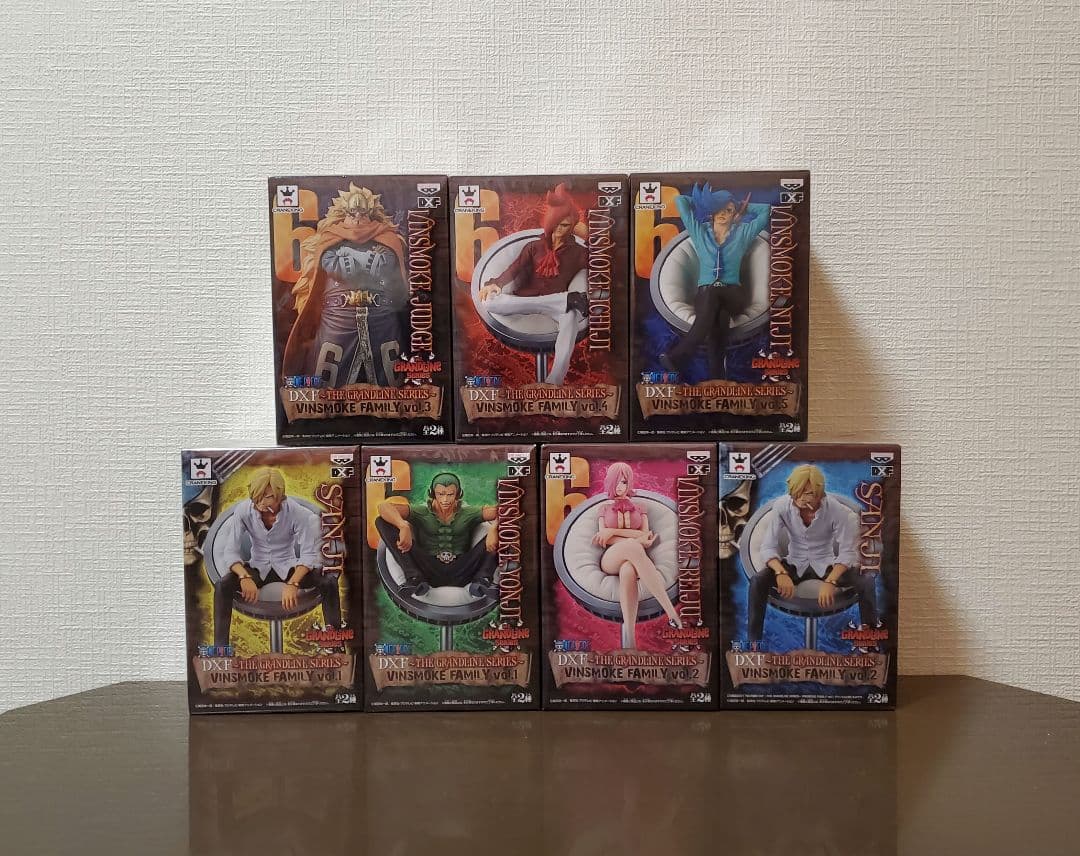 ワンピース 新品未開封 激レア④ヴィンスモーク ファミリー フィギュア７体セット