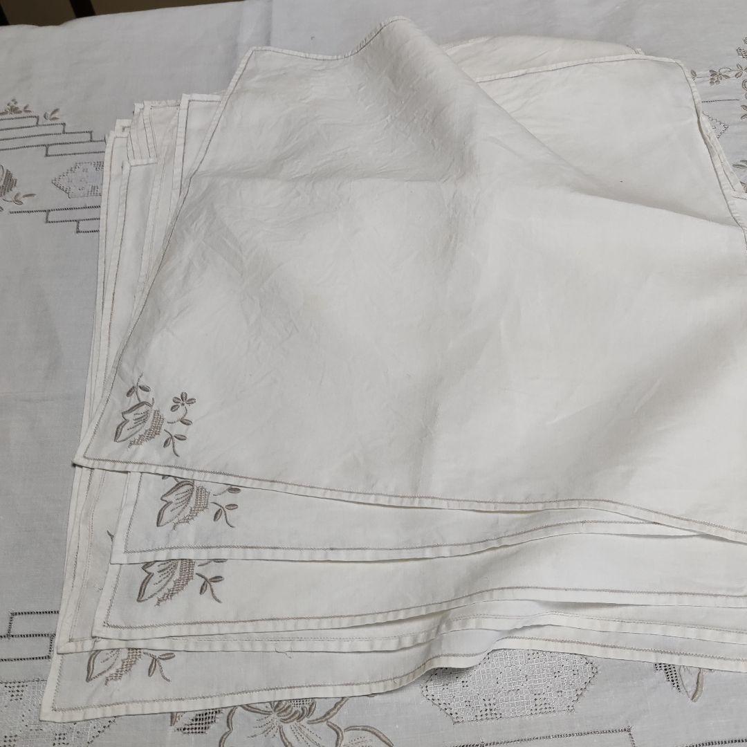 ⑦ 大判　刺繍テーブルクロス　 ナプキン12枚付