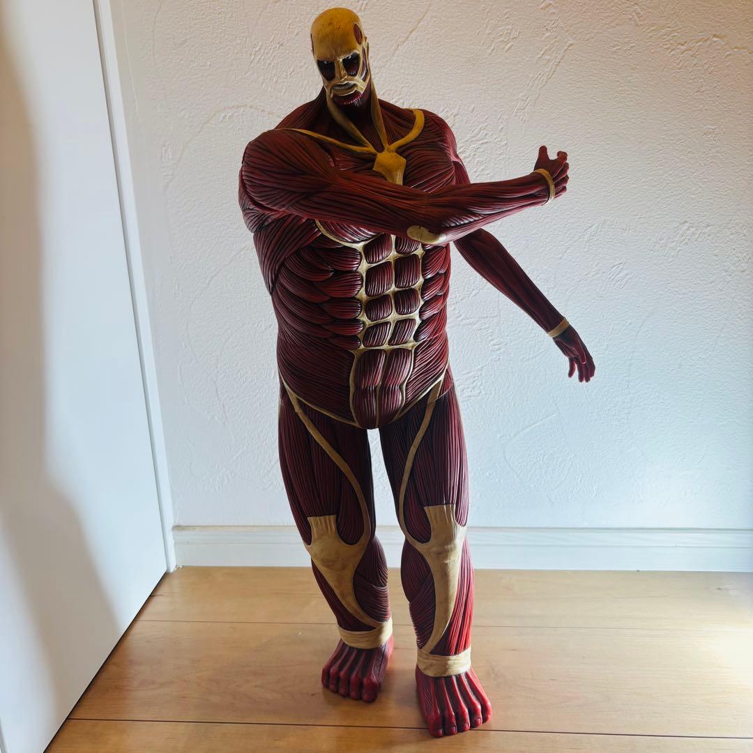 進撃　フィギュア　超大型巨人