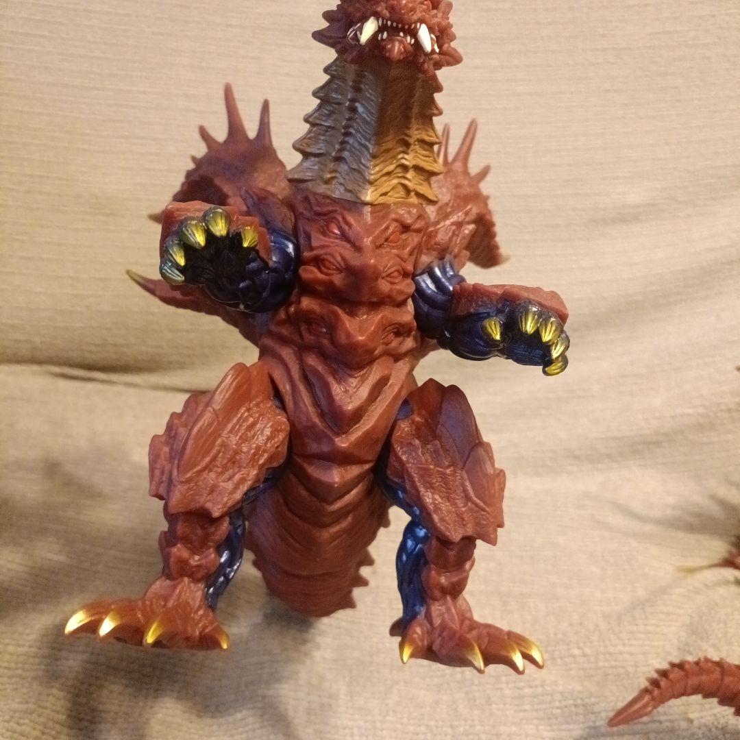 ウルトラ怪獣ＤＸシリーズ 「マガオロチ」ソフビ人形 (ウルトラマンオーブより)