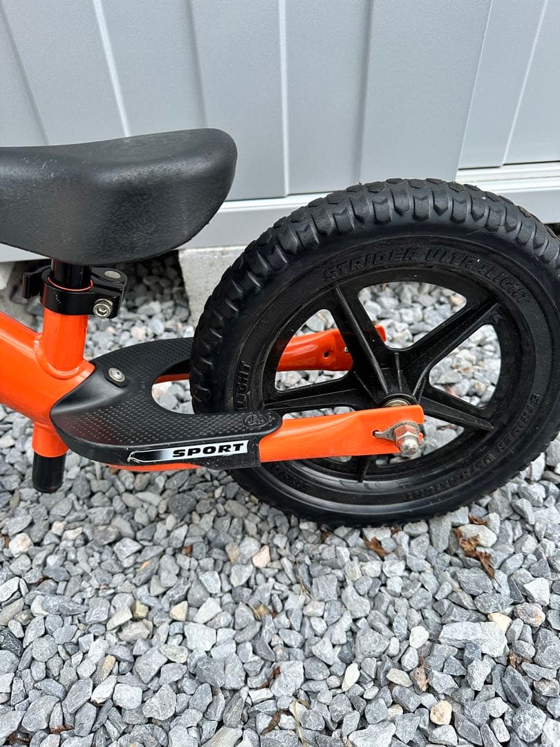 ストライダー　オレンジ　スポーツ　12インチ　スタンド付き