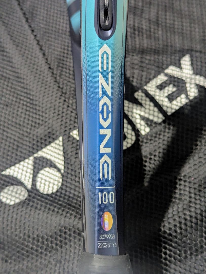 YONEX EZONE 100 テニスラケット　300g