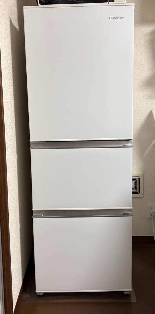 【2020年製】Hisense 冷蔵庫 ガラス棚3段