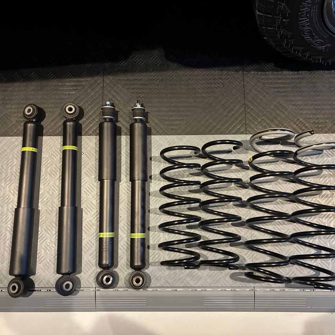 JB64 純正サスペンション