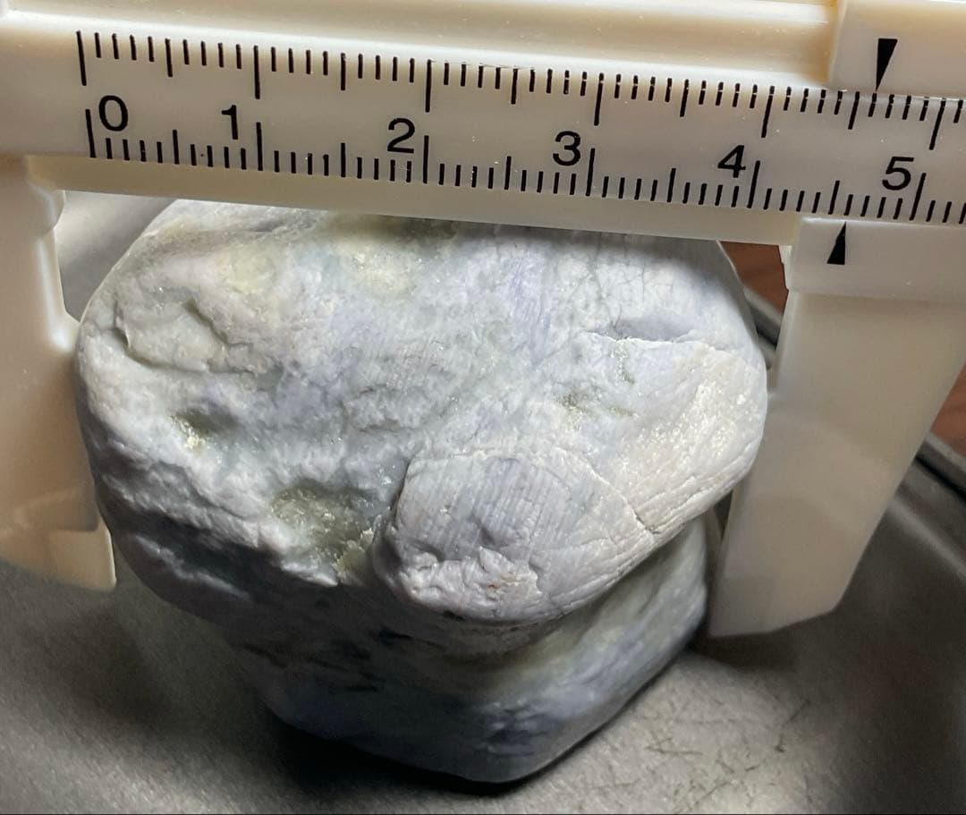 ［単結晶　青紫色］　糸魚川コランダム海石149g 糸魚川　ヒスイ　ひすい