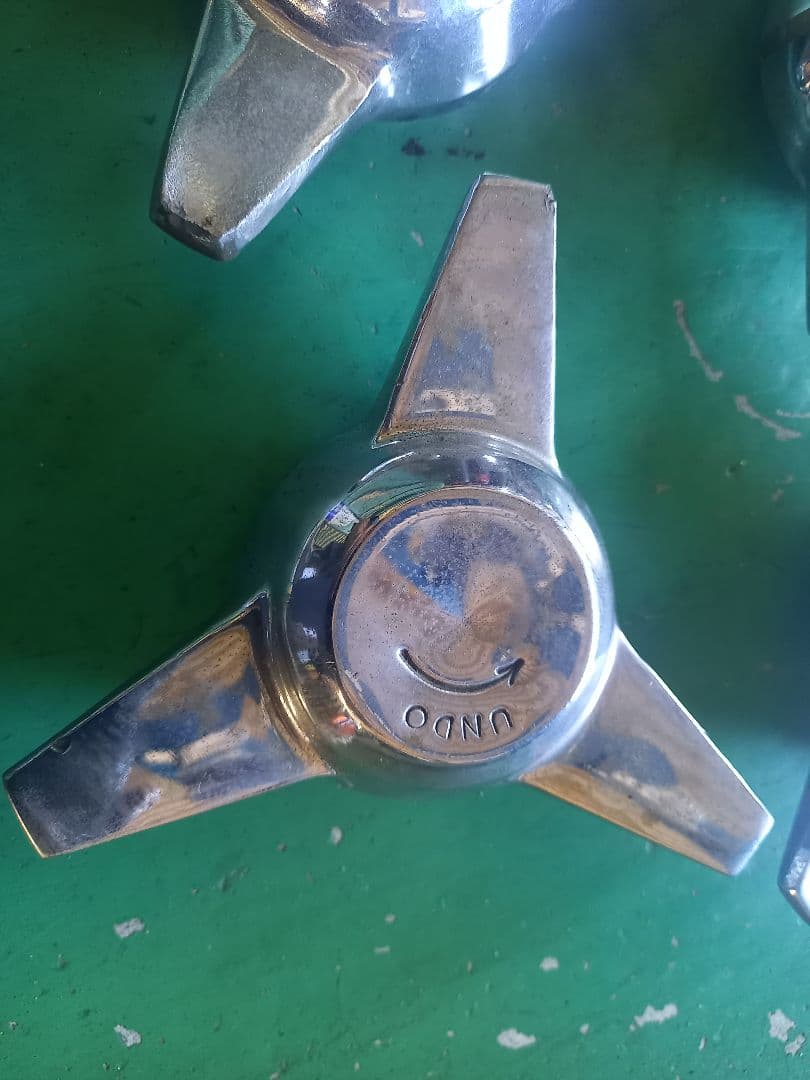 ロータスエラン UNDO センターロック三角形ホイールナット4個セット