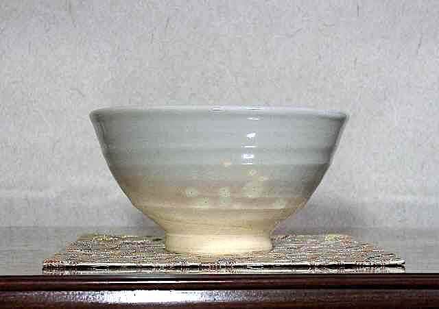 鹿背山焼　七十四代 松林豊斎 作　茶碗　共箱　無傷。