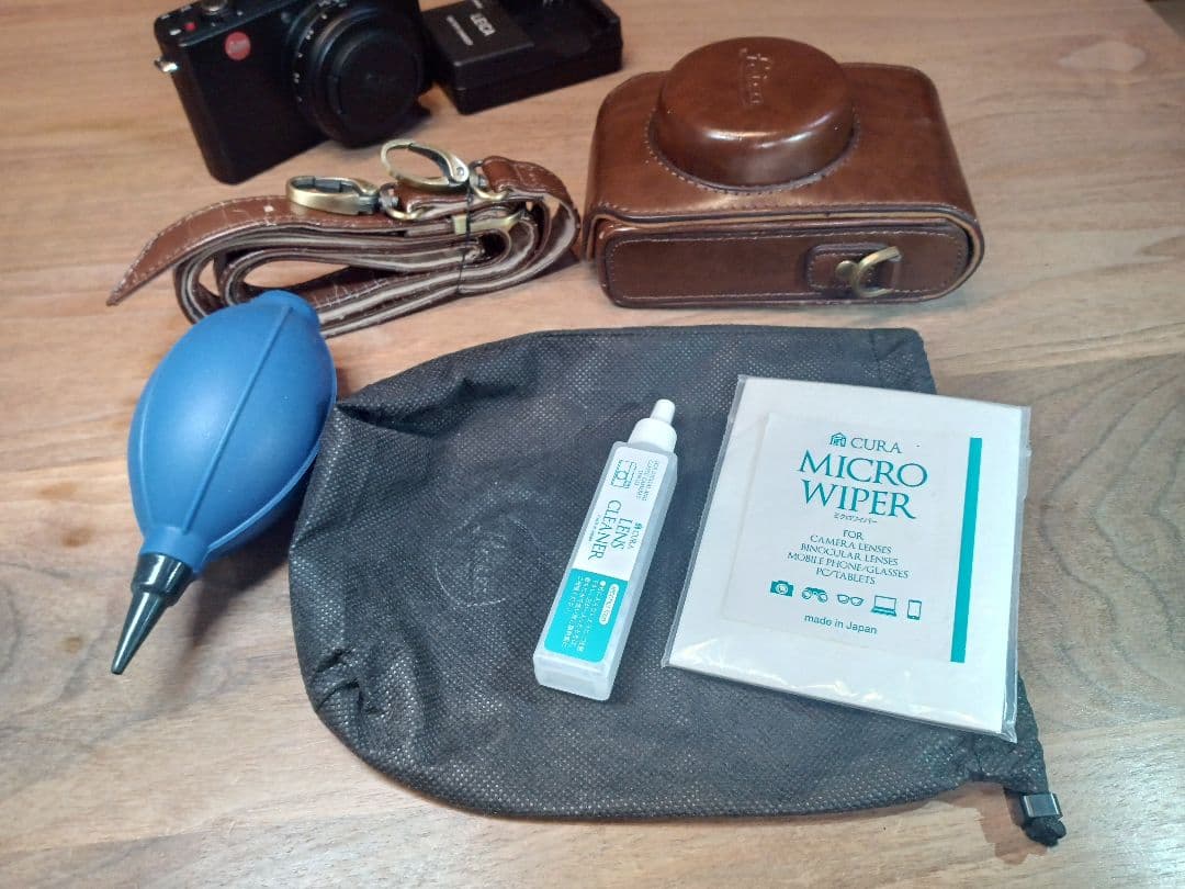 正*蔵様 【カメラケース+メンテナンスキット付き】Leica D-LUX6【返金