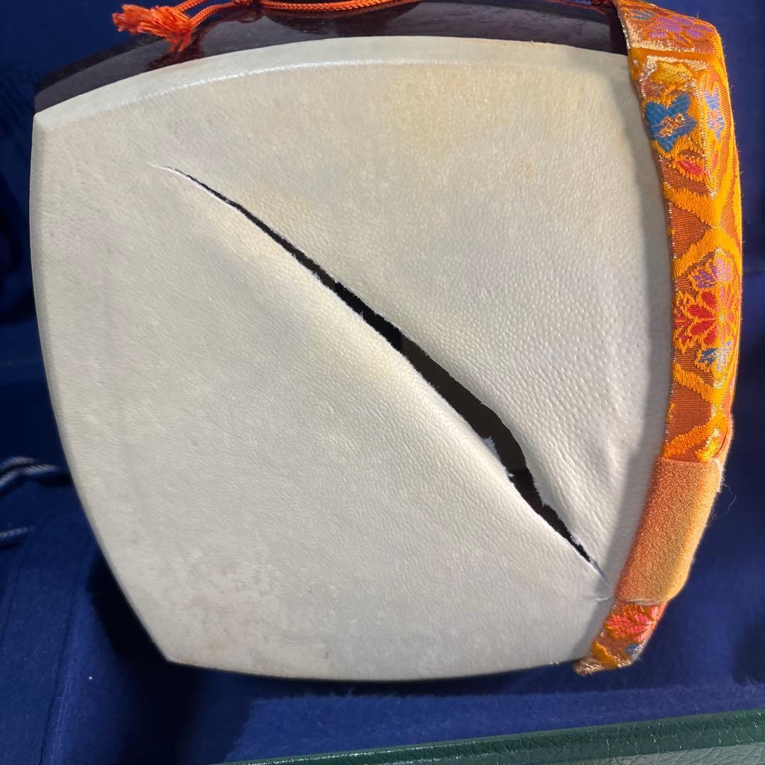 三味線 紫檀 丸打胴 弦楽器 和楽器 ハードケース 付属品 付き