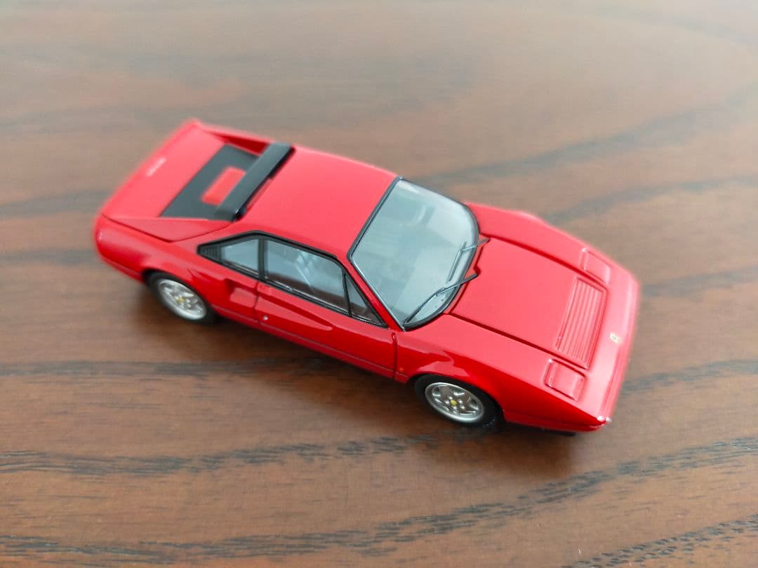 トミカリミテッドヴィンテージネオ フェラーリ 328 GTB (後期型)