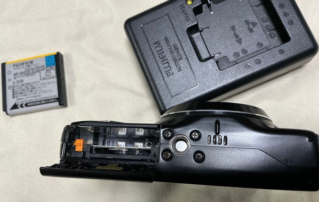 FUJIFILM デジタルカメラFINEPIX F300EXR 黒 コンデジ