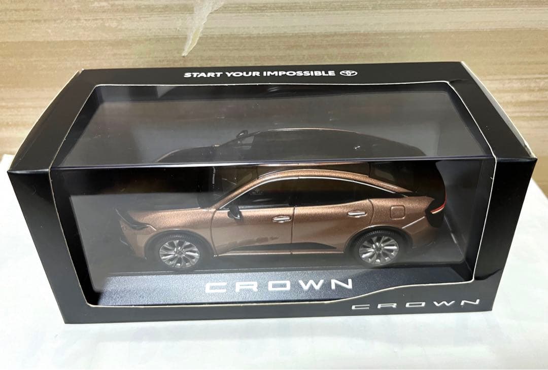 トヨタ1/30 クラウン PHEV 2022 ブラック / プレシャスブロンズ