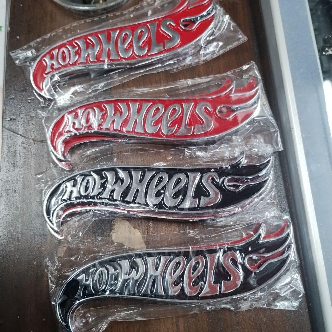 ホットウィール　エンブレム　４セット　まとめ売り