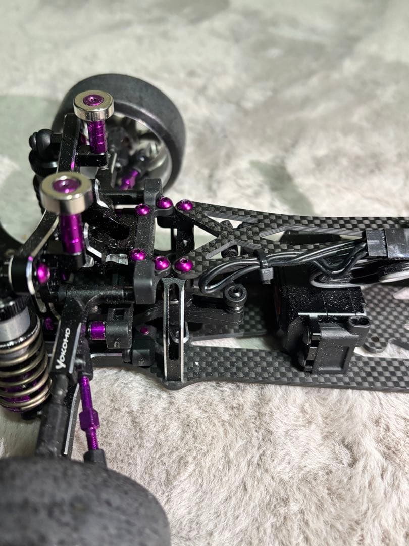 カーボンファイバー ラジコンカー