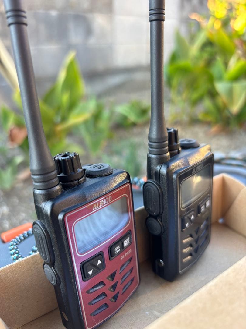 ALINCO DJ-131 トランシーバー 赤 黒