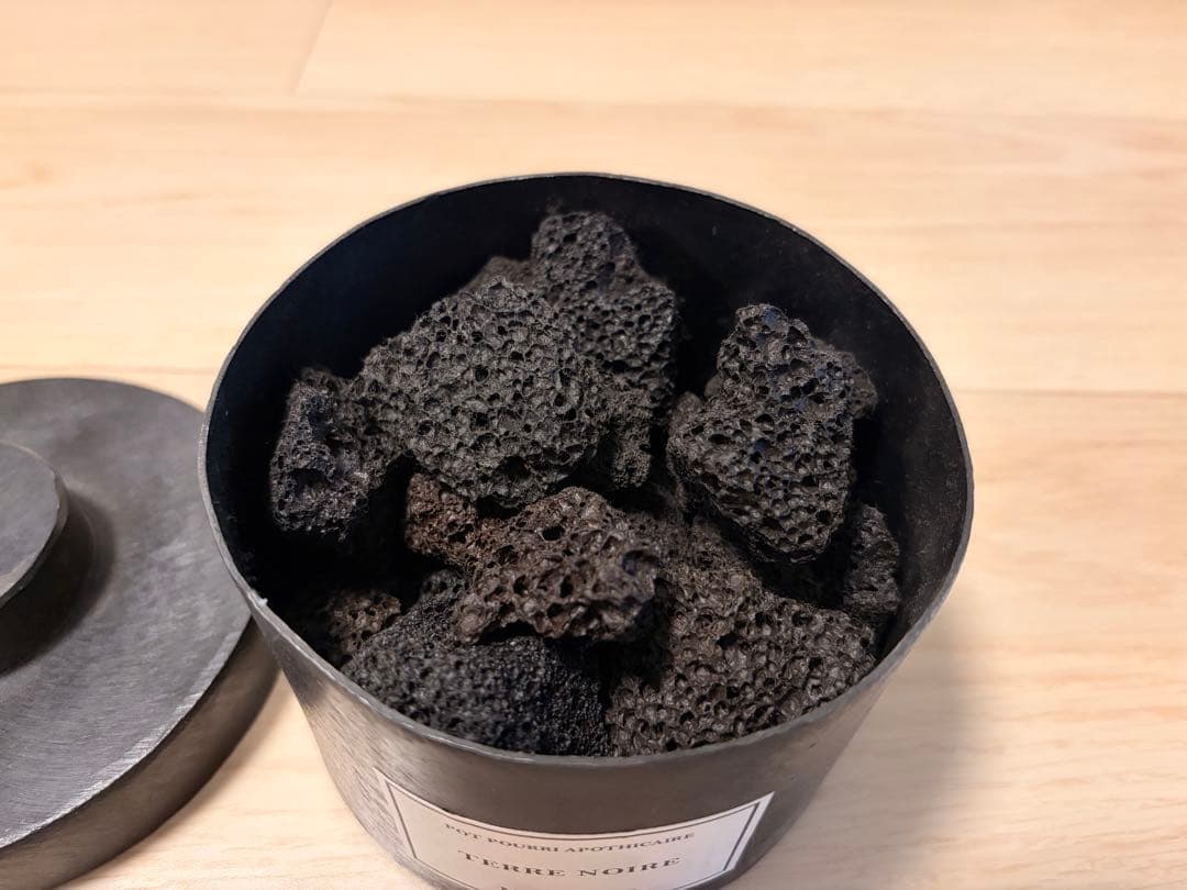 MAD et LEN マドエレン テレノア 溶岩石