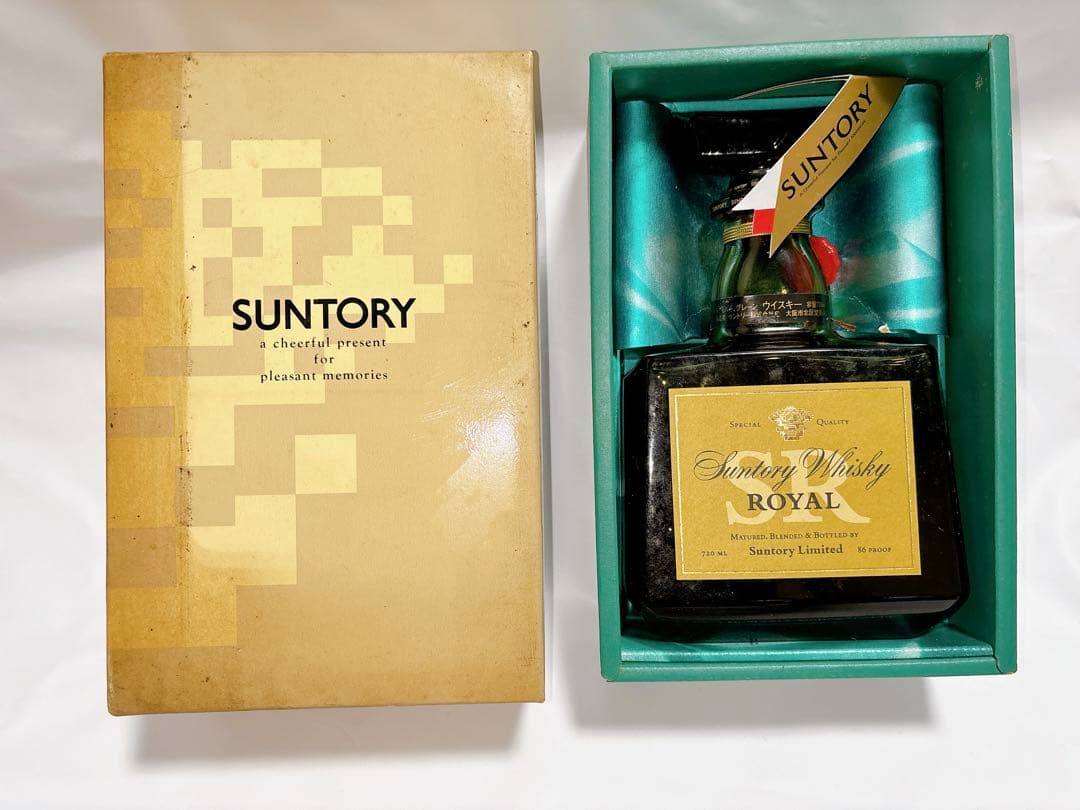 サントリーウイスキー ローヤル SRラベル 43度 720ml （専用化粧箱入）