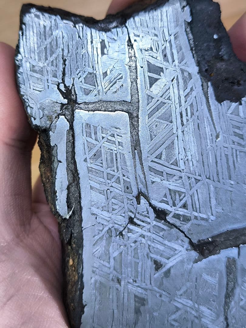 極上 アルタイ鉄隕石 700g 隕石　パワーストーン　宝石 天然石