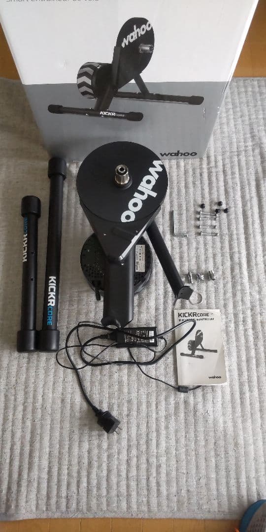 Wahoo KICKR CORE トレーニングローラー