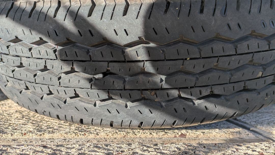 ハイエース200 系８型　4WD 新車外し　1500km